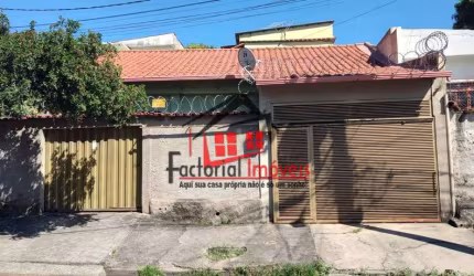 CASA A VENDA COM 2 BARRACÕES NO BAIRRO INCONFIDÊNCIA