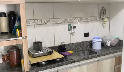 PIONEIROS CATARINENSE - 2 QUARTOS, SALA, COZINHA, BWC, A/SERVIÇO, 1 VAGA, A/C-64m²