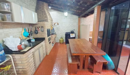 CANCELLI (Cond. Fechado) 1 SUÍTE, 2 QUARTOS, SALA, COZINHA, BWC, QUINTAL PEQUENO, ESPAÇO GOURMET, 2 VAGAS