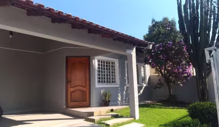 Casa com 3 quartos à venda na Vila Casoni, Londrina  por R$ 680.000