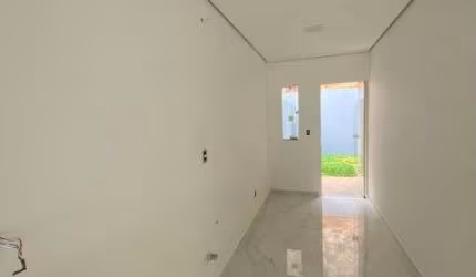 Casa com 3 quartos à venda no Jardim Tókio, Londrina  por R$ 330.000