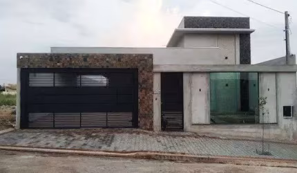 Casa com 3 quartos à venda no Jardim São Caetano, Cambé  por R$ 800.000