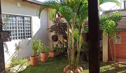 Casa com 4 quartos à venda no Colúmbia, Londrina  por R$ 345.000