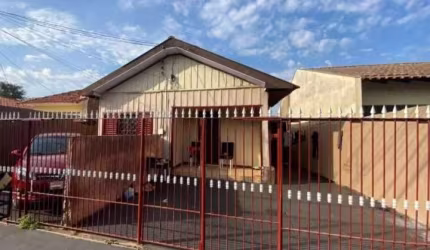 Casa com 3 quartos à venda na Vila Casoni, Londrina  por R$ 380.000