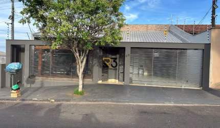 Casa com 3 quartos à venda no Jardim Continental, Londrina  por R$ 700.000