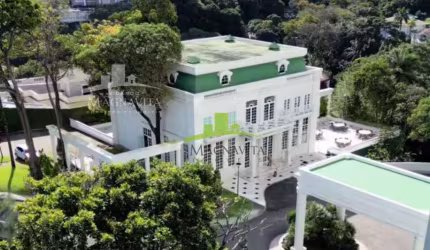 Vale do Loire, Apartamento de Luxo à venda com 4 suítes, 328m², Vista Mar, 4 vagas e maleiro. Condomínio completo. Finamente Decorado! Exclusivo.