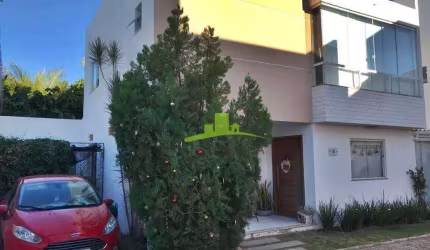 Casa Duplex no Condomínio Portão do Sol | 3 Suítes | Jardim Privativo e Área Gourmet | R$ 780.000
