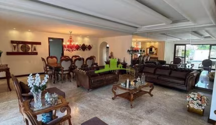 Casa Alto Padrão à Venda no Residencial Jardim Itaigara, Salvador: 5 Suítes, 560m², Piscina e Área Gourmet, Escritório. Conforto e Sofisticação!