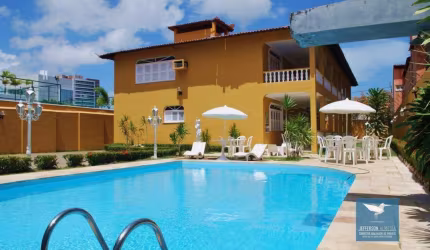 Vendo Casa com Amplo Terreno de  2000m2 no Guararapes com Frente para a Avenida Norte . Duas Frentes. Arena de Beach Tênis Funcionando.