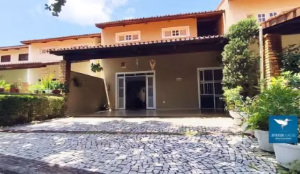 Casa com Piscina Privativa em Condomínio no Bairro Luciano Cavalcante, 04 Quartos, Master com Amplo Closet, 141m2, 03 Vagas Cobertas