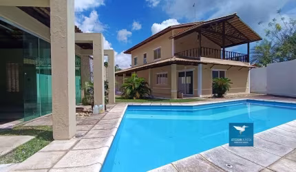 Casa em Condomínio no Eusébio, Amplo Lote de Esquina com 915m2, Móveis Projetados, Deck, Piscina e Mini Campo Privativos, 330m2, 03 Suítes, Master com Closet, Gabinete, 06 Vagas
