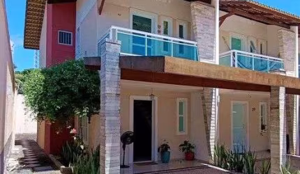 Casa Duplex com Móveis Projetados em Condomínio no Eusébio Próximo aos Shoppings, Localizado as Margens da CE040 com Ótima Área de Lazer, 03 Suítes, 98m2, Master com Varanda, 02 Vagas Cobertas