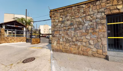 Apartamento com 02 dormitórios e vaga