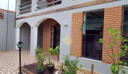 Sobrado com 3 dormitórios à venda, 210 m² por R$ 742.000,00 - Parque Das Flores - Taubaté/SP