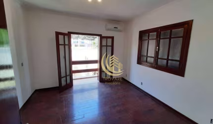 Casa com 4 dormitórios, 320 m² - venda por R$ 1.090.000,00 ou aluguel por R$ 5.230,00/mês - Vila Jaboticabeira - Taubaté/SP