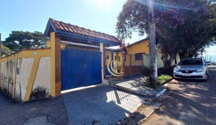 Casa com 4 dormitórios para alugar, 180 m² por R$ 2.600,00/mês - Esplanada Independência - Taubaté/SP