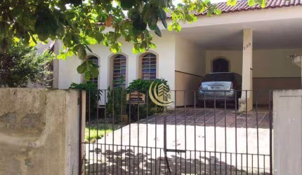 Casa com 4 dormitórios à venda, 344 m² por R$ 600.000,00 - Chácara do Visconde - Taubaté/SP