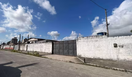 Terreno: 25 metros frente por 50 metros de cumprimento, perfazendo 1250m2.