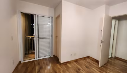 Apartamento SEMI MOBILIADO COM SACADA a venda/permuta no Centro-Parque São Lucas em São Paulo
