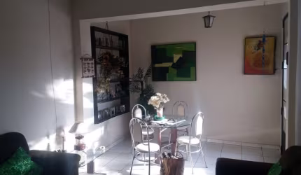 CASA À VENDA!!!