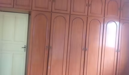 SOBRADO À VENDA!!!