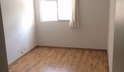 Apartamento amplo com 80 m², com sala, 3 dormitórios com armários, sendo 1 reversível, 2 banheiros