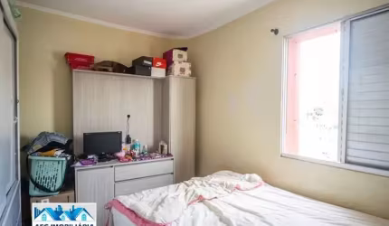 Apartamento em SCS, Nova Gerti, 59mts², 2 dormitórios, 1 vaga, cozinha planejada, passa-prato, banheiro reformado, porcelanato e sanca no teto.