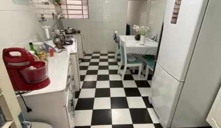 Sobrado na Vila Carrão com terreno 106mts², composto por 02 dormitórios, 02 banheiros, sala de estar, cozinha, área de serviço, quintal pequeno nos fundos, 02 vagas.
