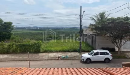 Casa à venda em São José dos Campos-SP, Jardim das Indústrias: 3 quartos, 1 suíte, 2 salas, 2 banheiros, 2 vagas, 81m². Imperdível!