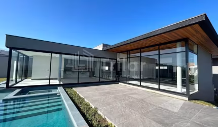 Belíssima casa com projeto contemporâneo disponível para venda no bairro Urbanova, Reserva do Paratehy - São José dos Campos.