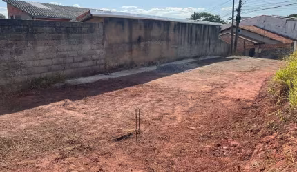 VENDA OPORTUNIDADE - TERRENO PRONTO PARA CONSTRUIR EM BAIRRO RESIDENCIAL.