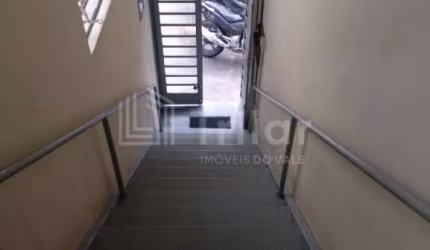 Sala Comercial no Jardim Satélite: Venda ou Locação, 1 sala, 1 banheiro, 30m² em São José dos Campos-SP!