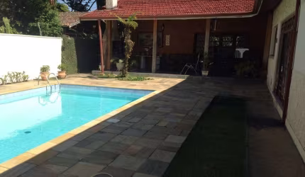 Excelente Casa à Venda em São José dos Campos - Jardim Esplanada II: 4 Quartos, 2 Suítes, 3 Salas, 4 Banheiros, 3 Vagas, 305m²!