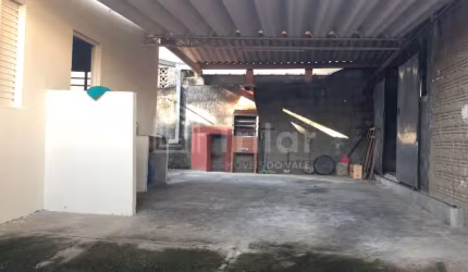 Santa Inês I - Casa de esquina!