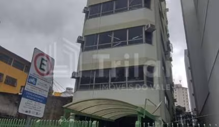 Conjunto Comercial Edificio Alpha Center