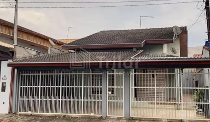 Casa com 3 quartos à venda no Bosque dos Eucaliptos, São José dos Campos  por R$ 885.000