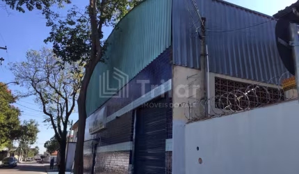 LOCAÇÃO - EXCELENTE GALPÃO 689 m² EM LOCALIZAÇÃO PRIVILEGIADA DA VILA TESOURO.