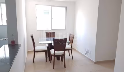 Cobertura duplex mobiliada com área externa de 30 metros e condomínio com lazer