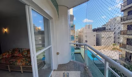 Apartamento padrão com sacada, 3 dormitórios sendo 2 suítes, lado praia Enseada-Guarujá/SP.