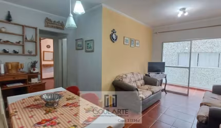 Apartamento com acesso a sacada, 3 dormitórios, lado praia - Enseada-Guarujá/SP