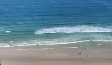 Apartamento com vista lateral para o mar, 3 dormitórios sendo 1 suíte, 'frente mar' na praia de PITANGUEIRAS - Guarujá/SP.