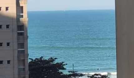 Apartamento alto padrão com acesso a sacada vista parcial mar, 2 dormitórios sendo 1 suíte, á 200 metros do mar - ASTÚRIAS-Guarujá/SP.
