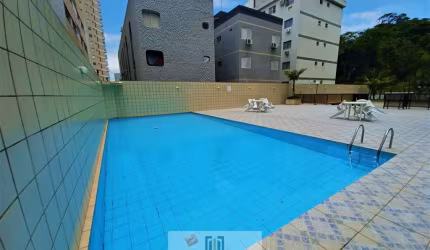 Apartamento alto padrão com sacada, 2 dormitórios sendo 1 suíte, lazer completo no condomínio, lado praia Enseada-Guarujá/SP.