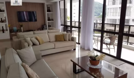 Apartamento sendo1 por andar, alto padrão, decorado, 5 dormitórios, todos os ambientes climatizados, lazer no condomínio, a menos de 200 metros da praia em Pitangueiras - Guarujá/SP.
