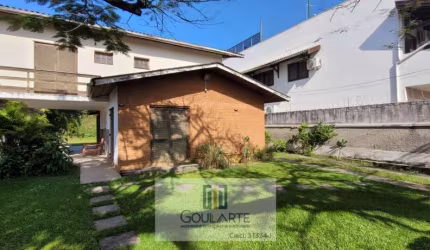 Casa Rústica no quarteirão da praia da ENSEADA - GUARUJÁ/SP.
