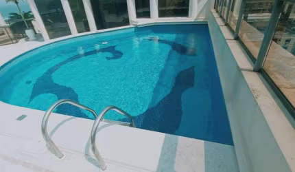 Apartamento cobertura duplex com 5 suítes + suíte de serviço, terraço com piscina, área gourmet vista mar e lazer no condomínio na praia da Enseada-Guarujá/SP.