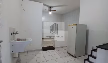 QUARTO E COZINHA.