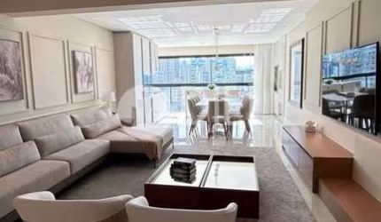 Apartamento com 4 suÍtes, Meia Praia, Itapema - SC