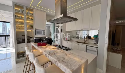Apartamento com 4 suÍtes, Meia Praia, Itapema - SC