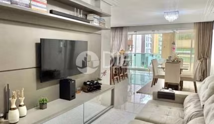 Apartamento com 3 suÍtes e 3 vagas, Meia Praia, Itapema - SC